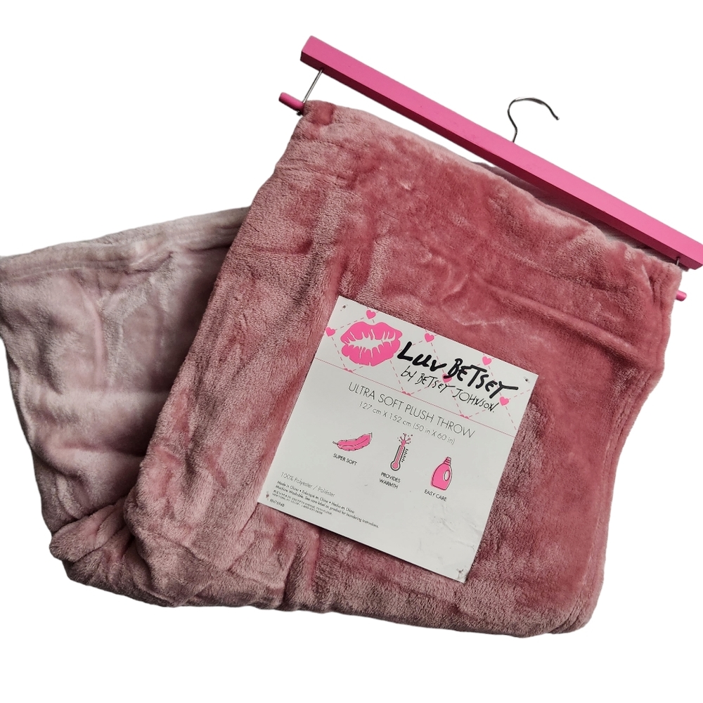 Betsey Johnson Blanket Blue Pink Ombré Ultra Soft Plush Throw